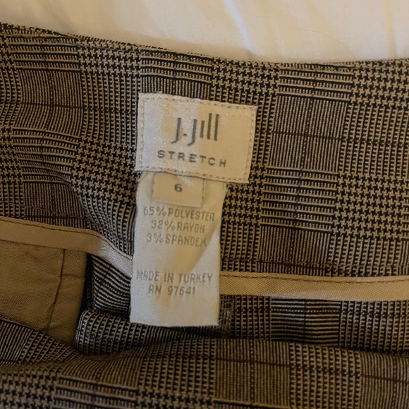 J. Jill Trouser Pants with button detail at ankle - Picture 5 of 5